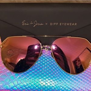 DIFF Jessie James Decker Pink & Gold Dash